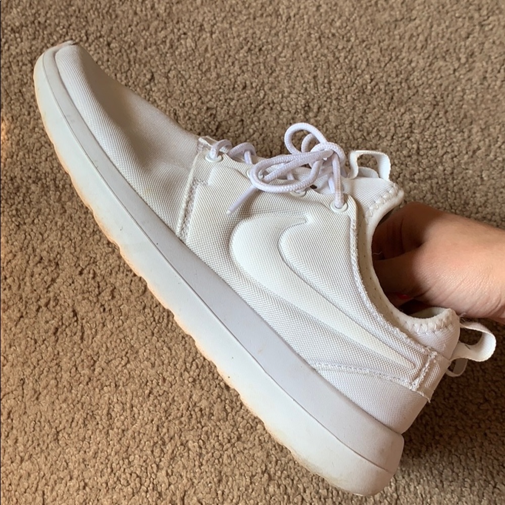 Nike Roshe Runs Size 7